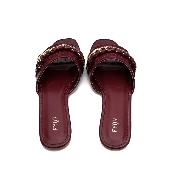 Chain Detailed Slide Sandal