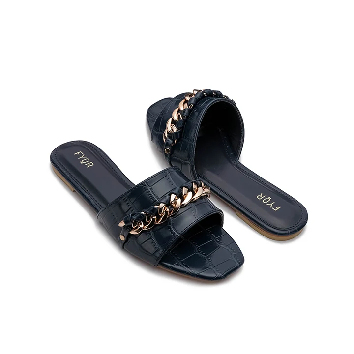 Chain Detailed Slide Sandal